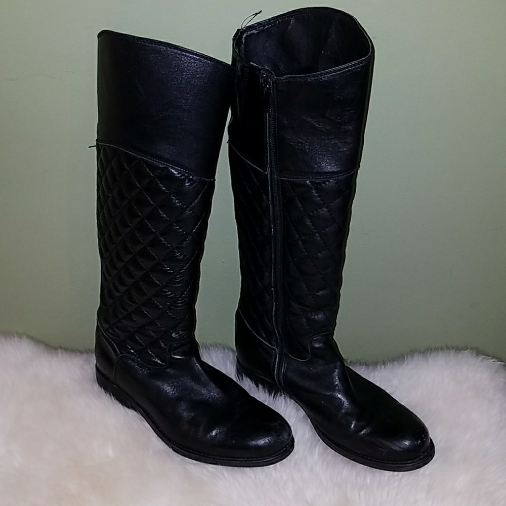 Boots .. - Picture 2 of 4